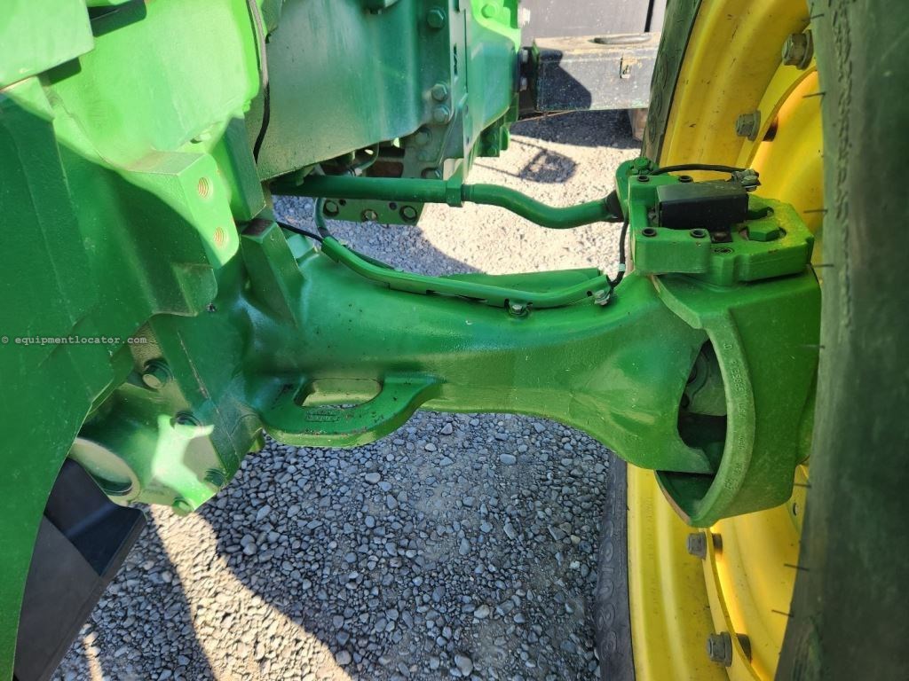 2010 John Deere 8270R Image 10