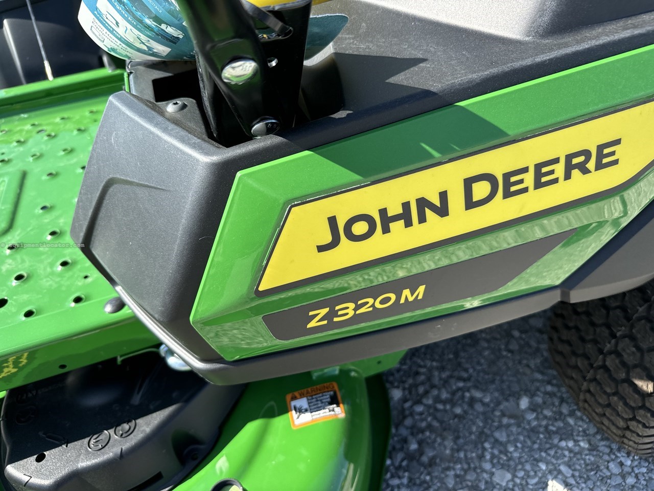 2025 John Deere Z320M Image 10