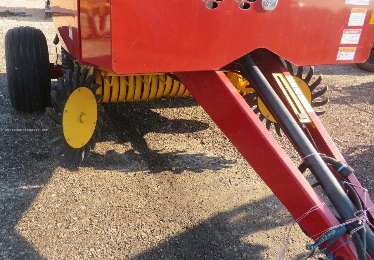 2021 New Holland RB450U Image 10