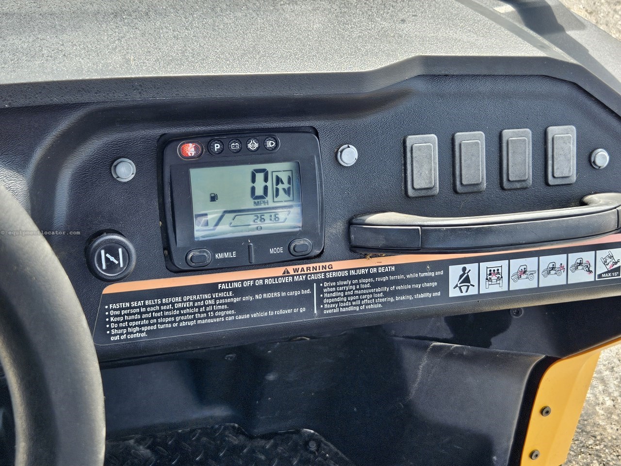 2016 Cub Cadet CHALLENGER 400 Image 10