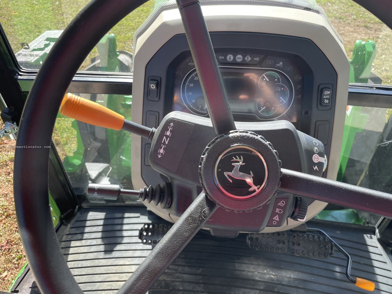 2025 John Deere 5100E Image 10