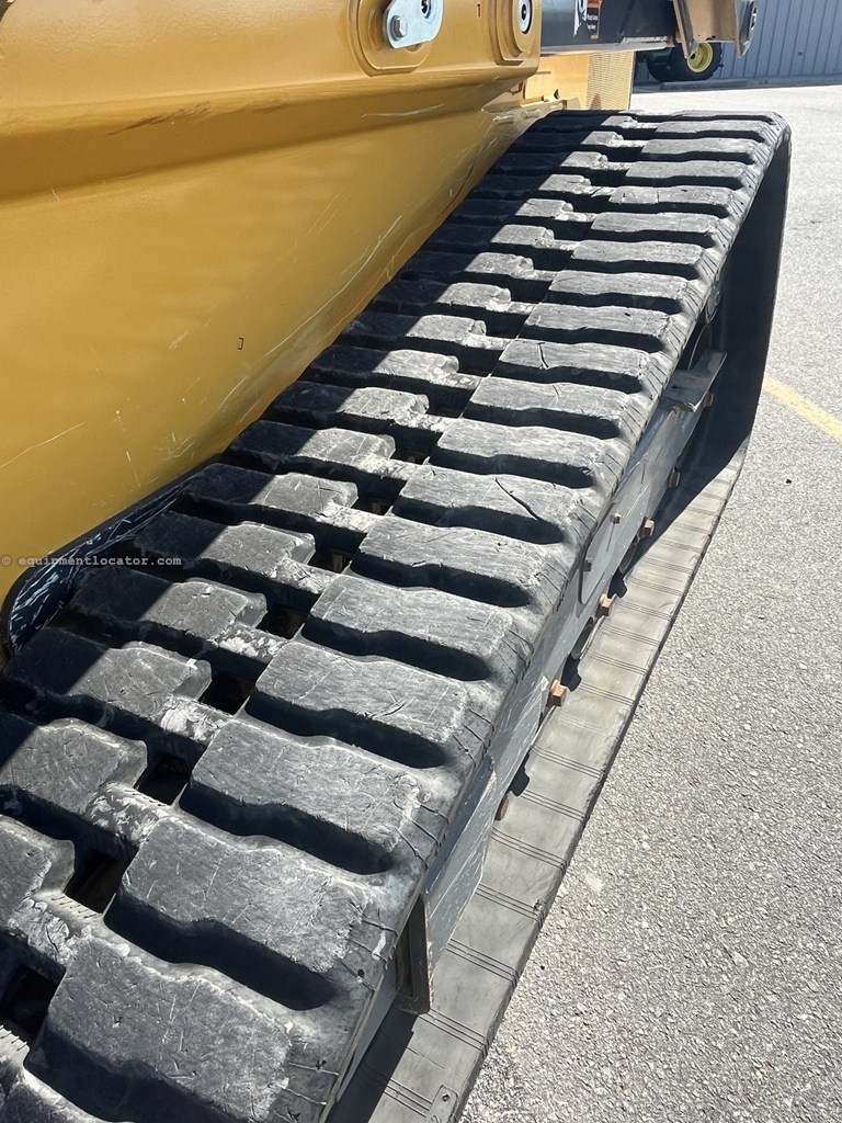 2023 John Deere 331G Image 10