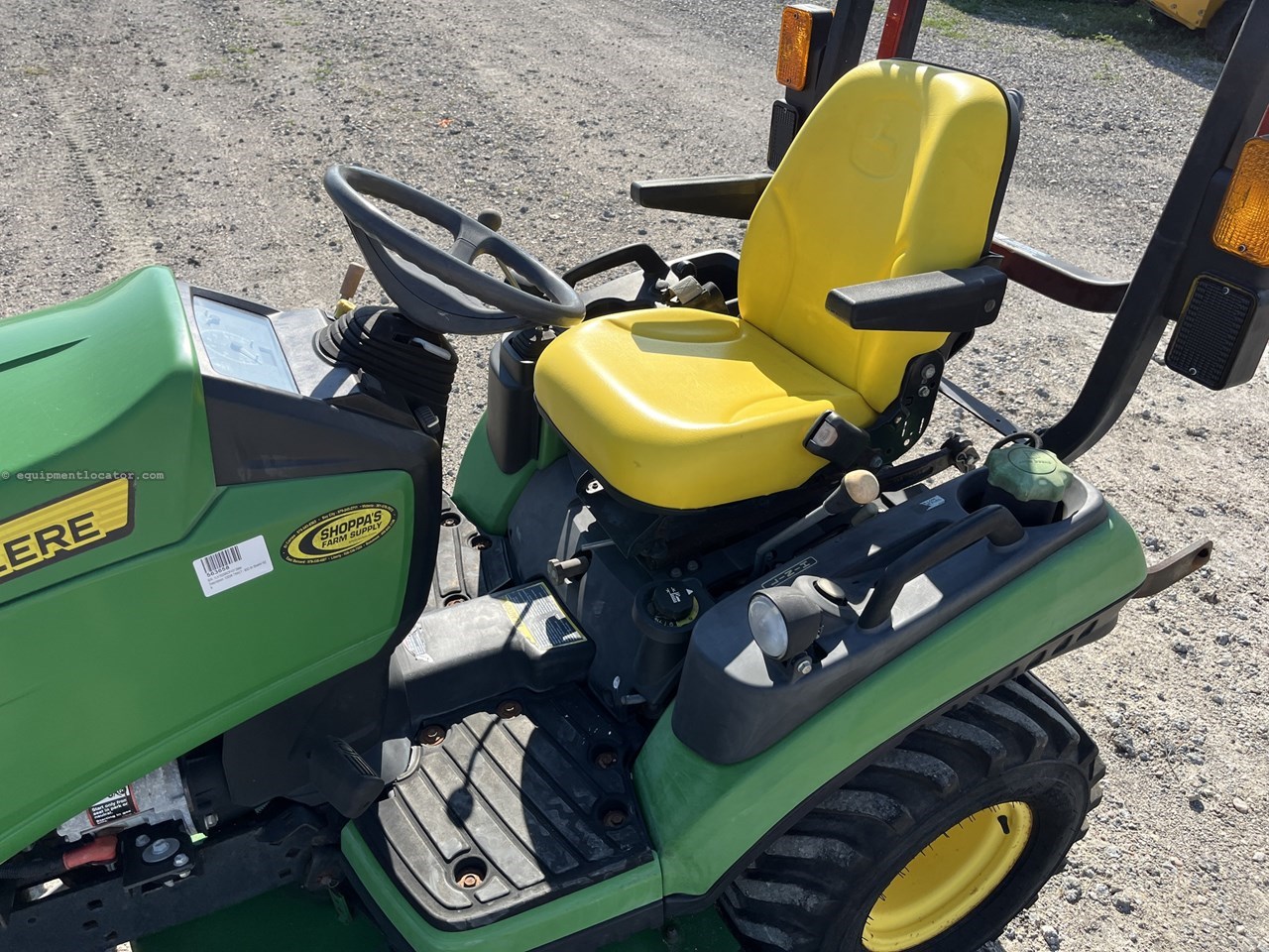 2015 John Deere 1025R Image 10