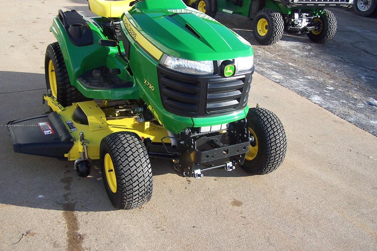 2014 John Deere X730 Image 10