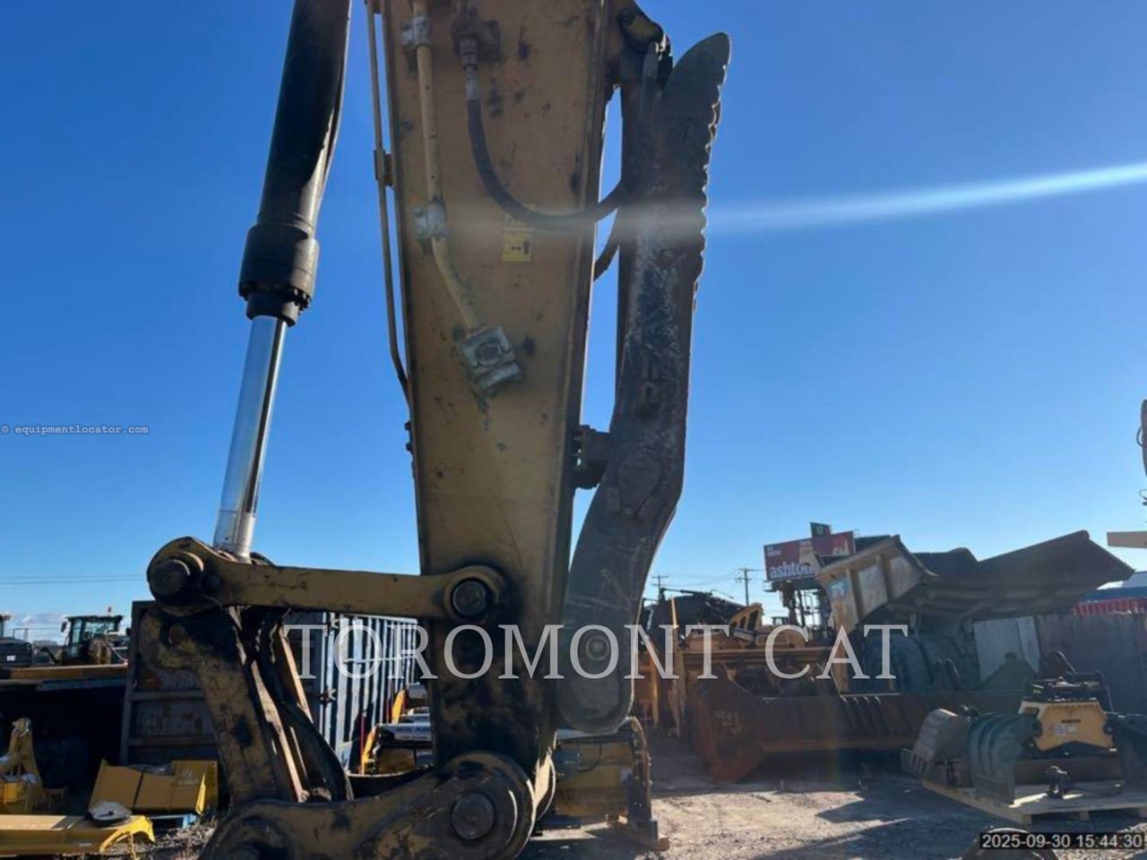2018 Caterpillar 325FL Image 10