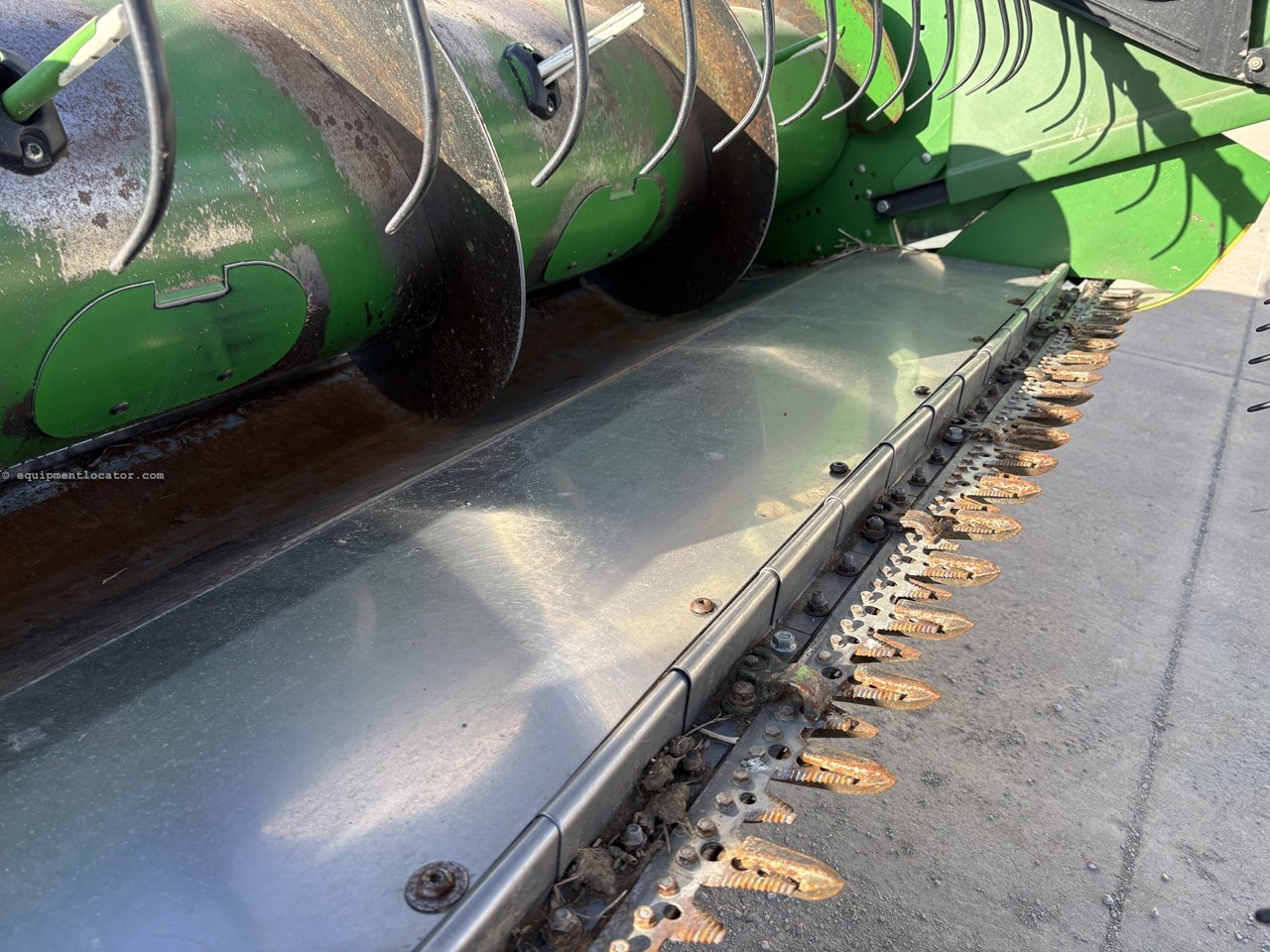 2005 John Deere 620F Image 10