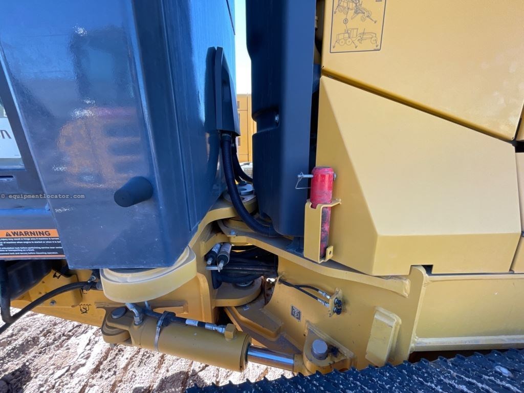 2023 John Deere 772G Image 18