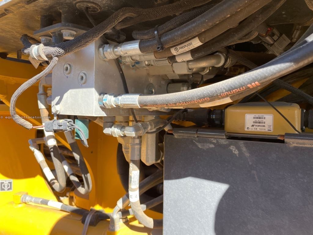 2023 John Deere 772G Image 29