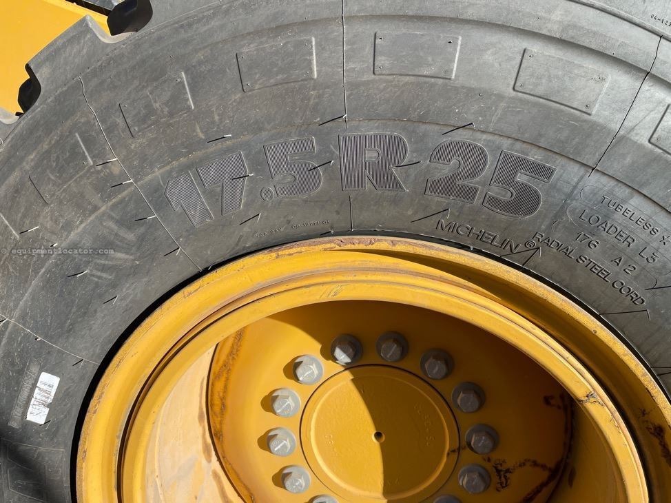 2023 John Deere 772G Image 35