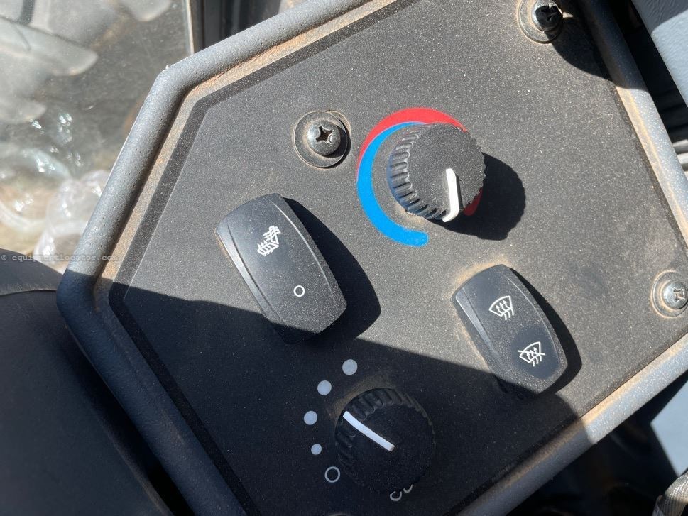 2023 John Deere 772G Image 44