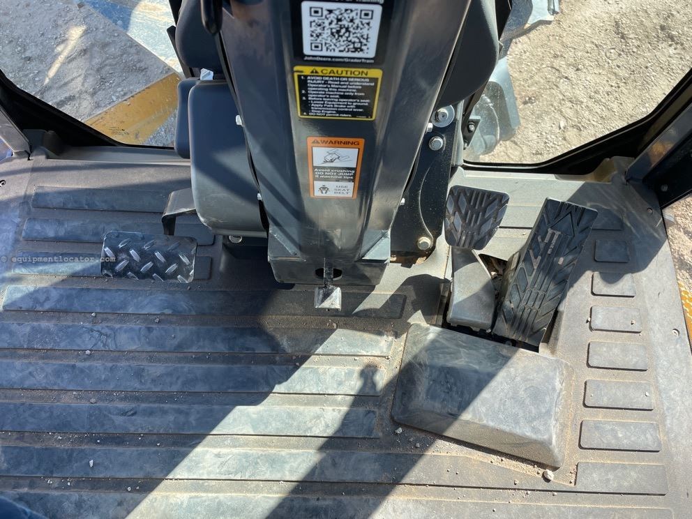 2023 John Deere 772G Image 48