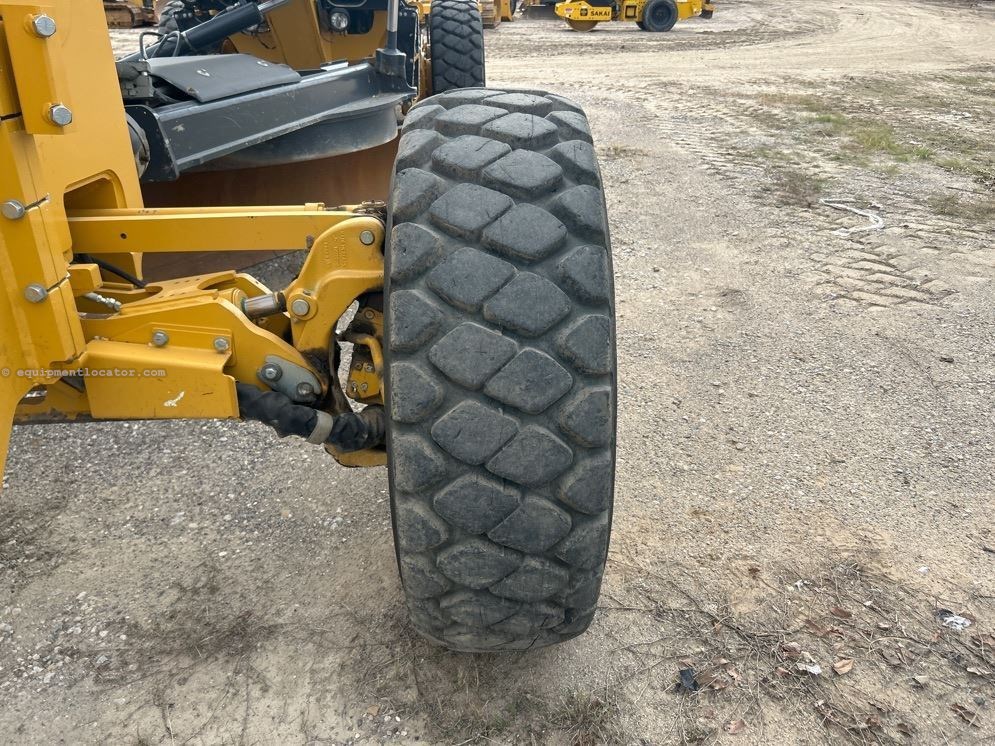 2023 John Deere 772G Image 37