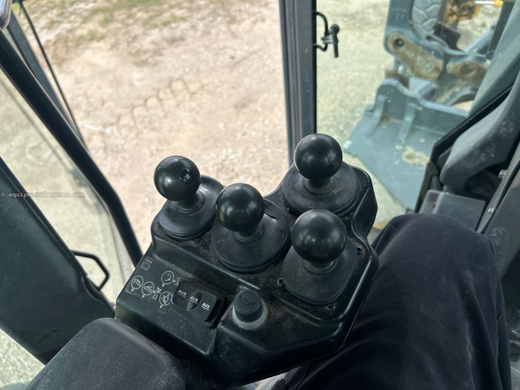 2023 John Deere 772G Image 45