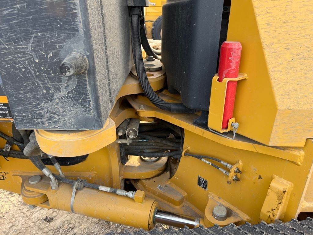 2023 John Deere 772G Image 18