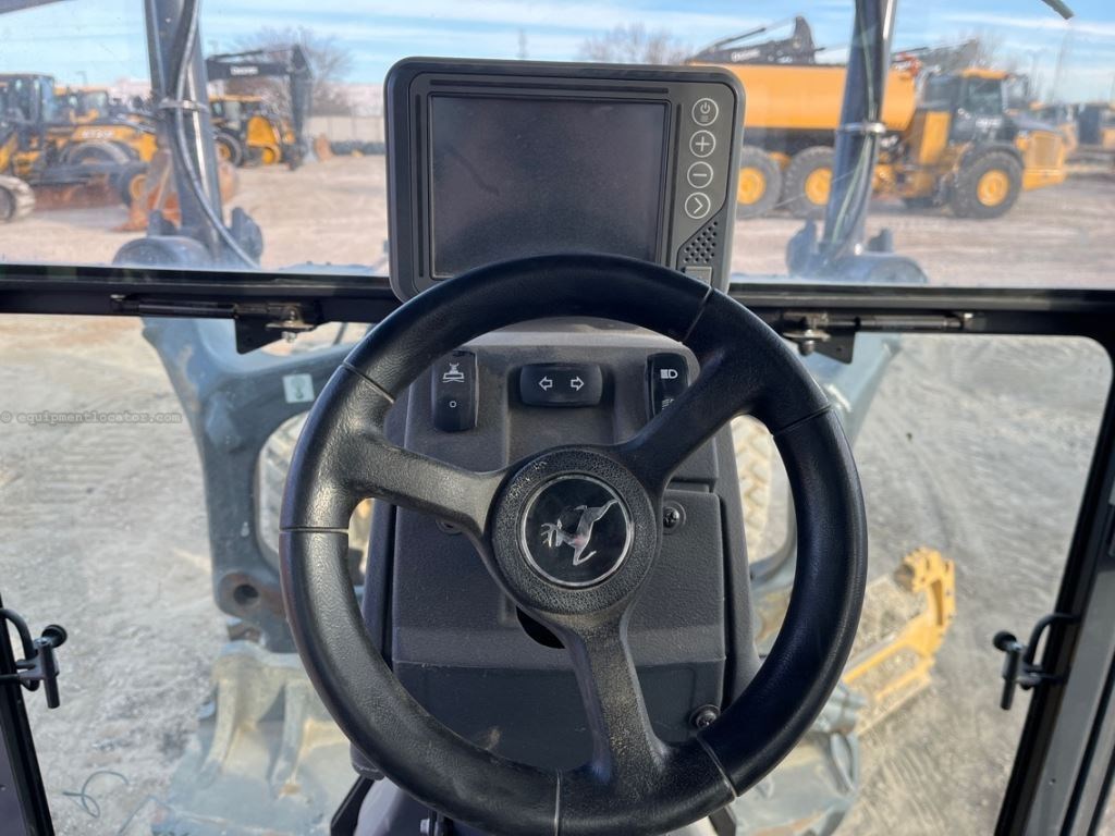 2023 John Deere 772G Image 48