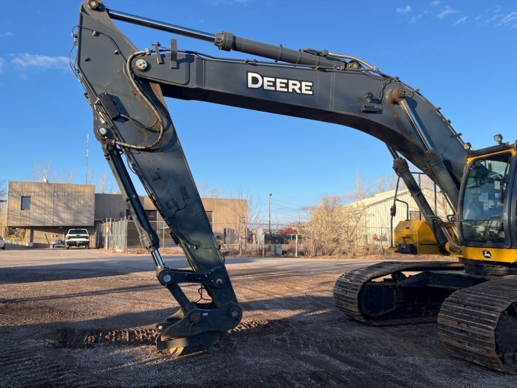 2023 John Deere 470P Image 10