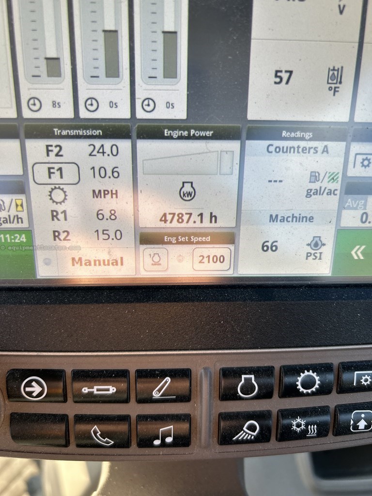 2017 John Deere 6110R Image 10