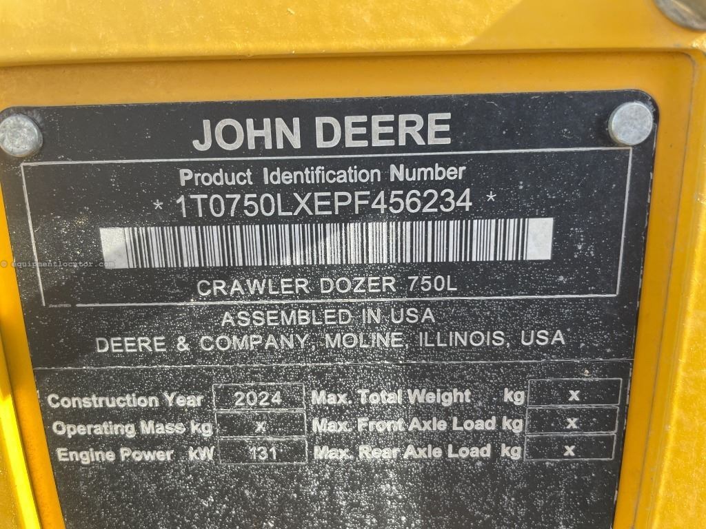 2023 John Deere 750L Image 10