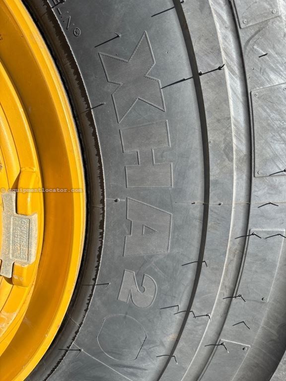 2022 John Deere 844LA Image 35