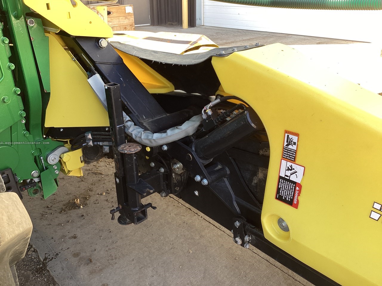 2021 John Deere 772 Image 4