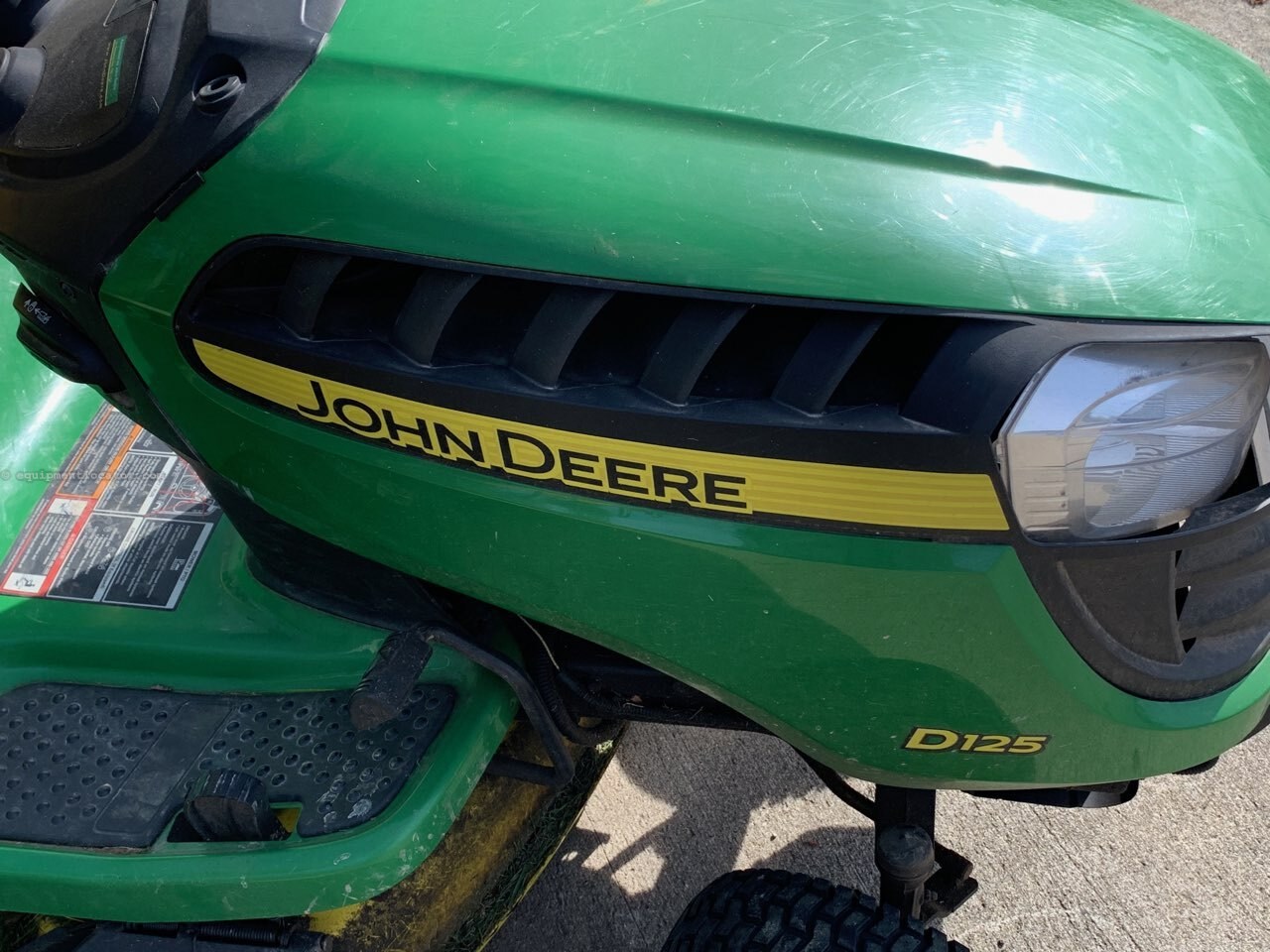 2014 John Deere D125 Image 4
