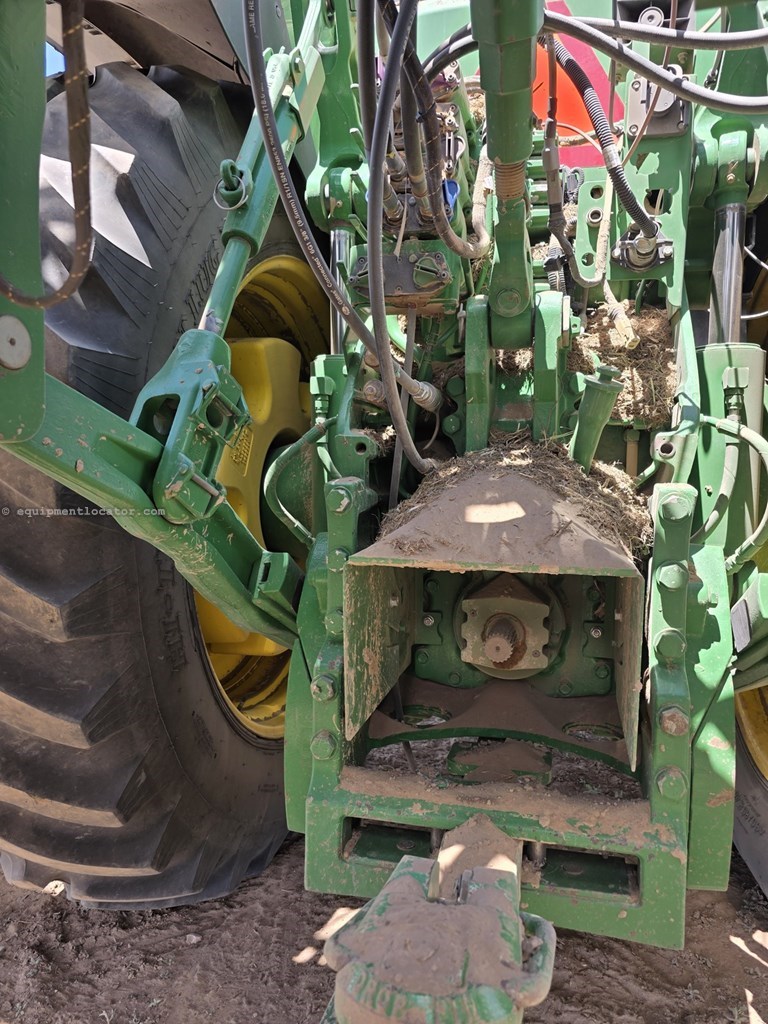 2015 John Deere 8320R Image 10
