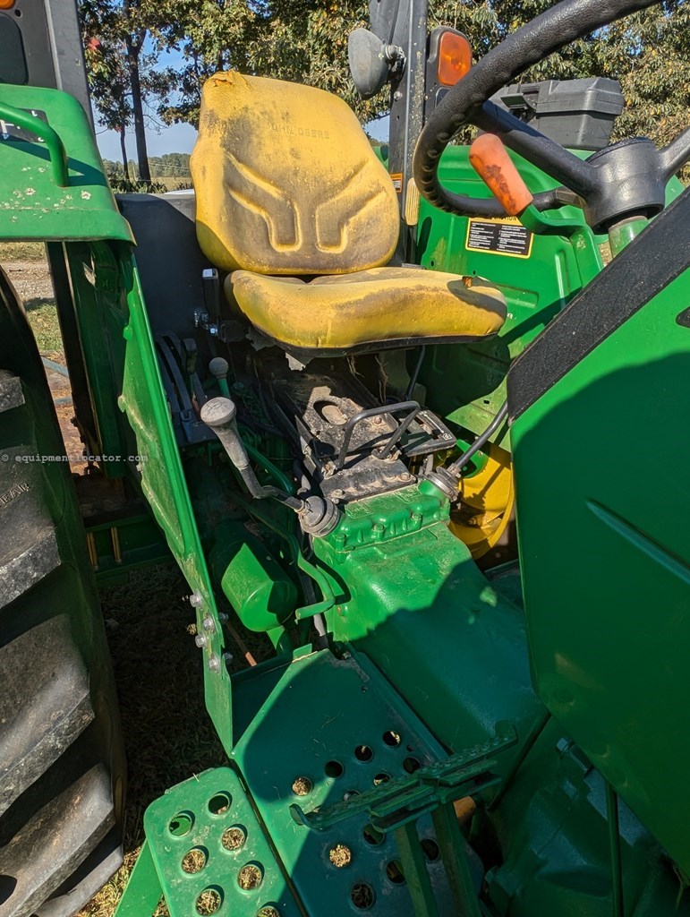 2014 John Deere 5055D Image 10