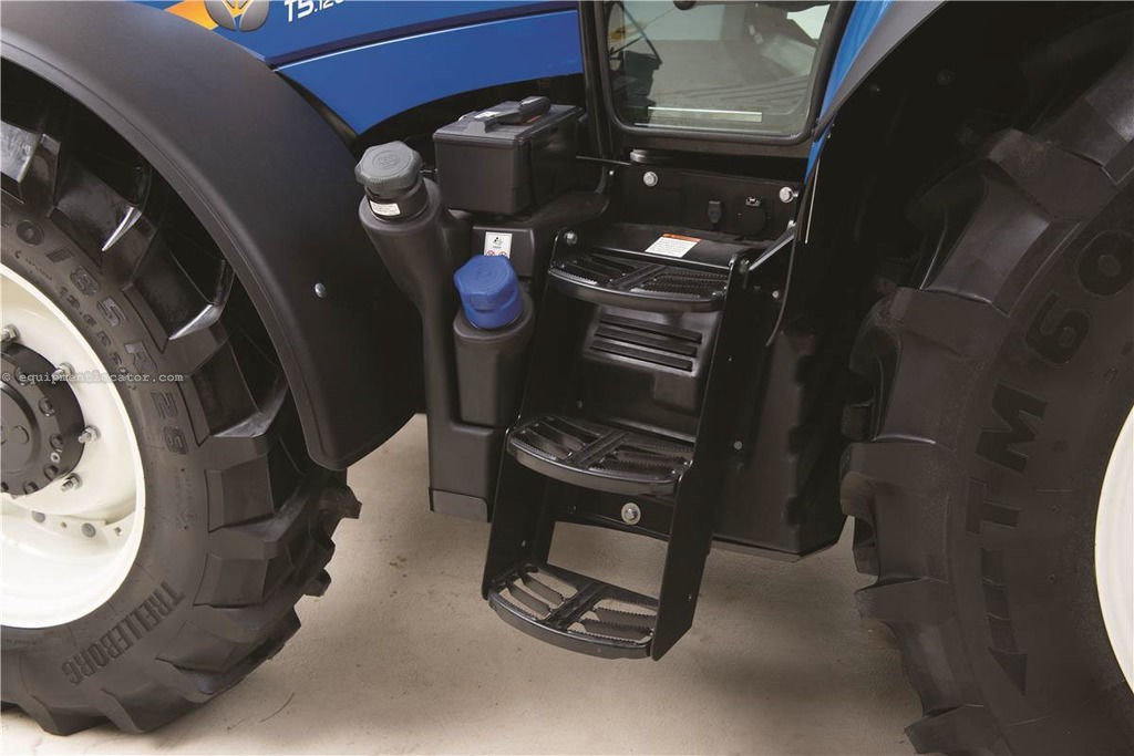 2025 New Holland T5.120 Electro Command Image 2