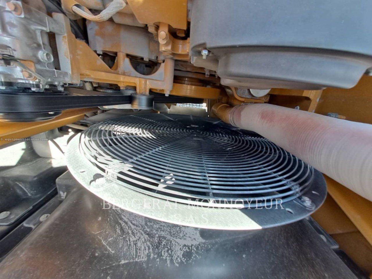 2019 Caterpillar 374F Image 10