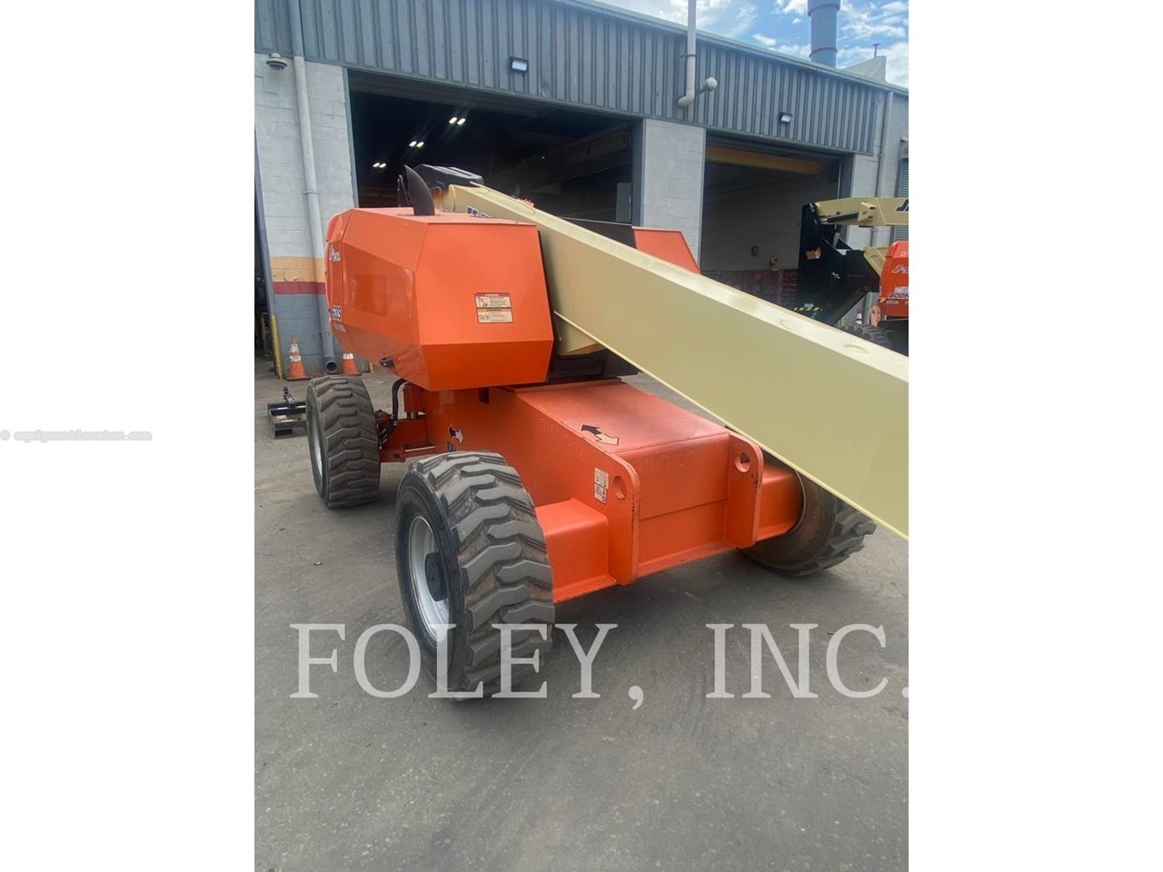 2011 JLG 600S Image 10