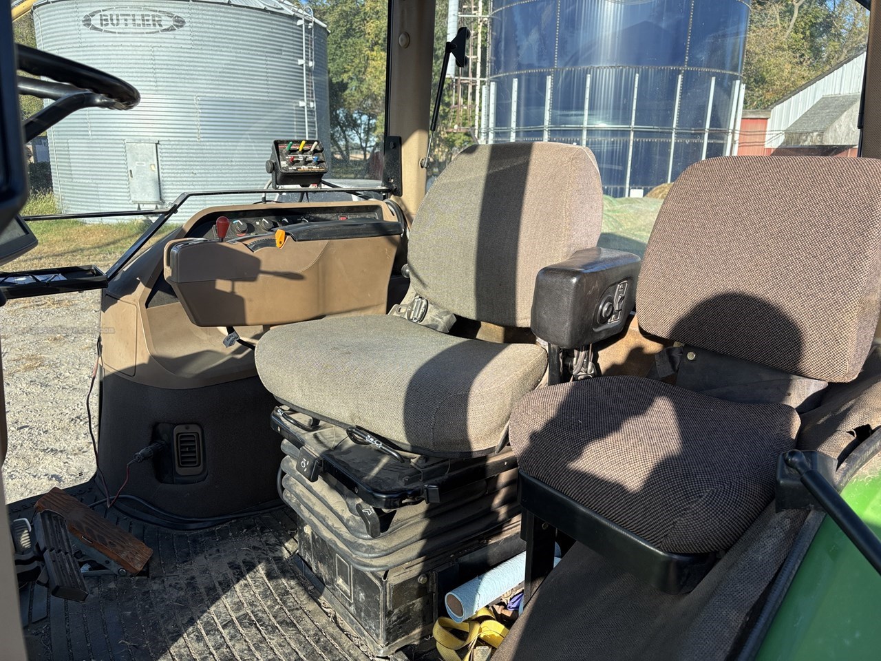 1995 John Deere 8100 Image 10