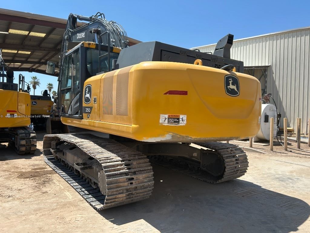 2023 John Deere 250P Image 4