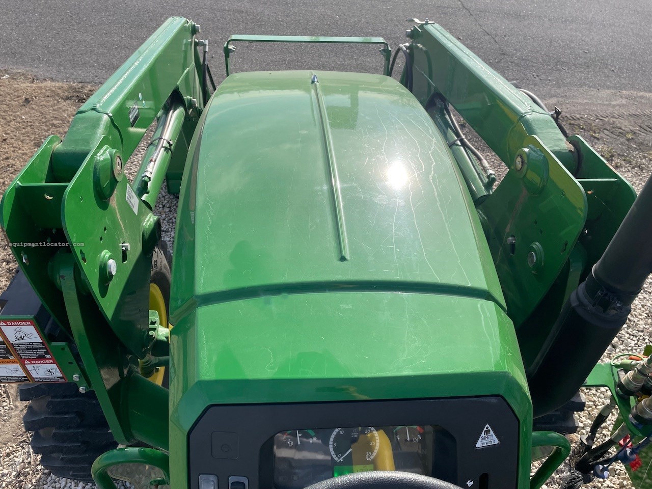 2017 John Deere 5055E Image 10