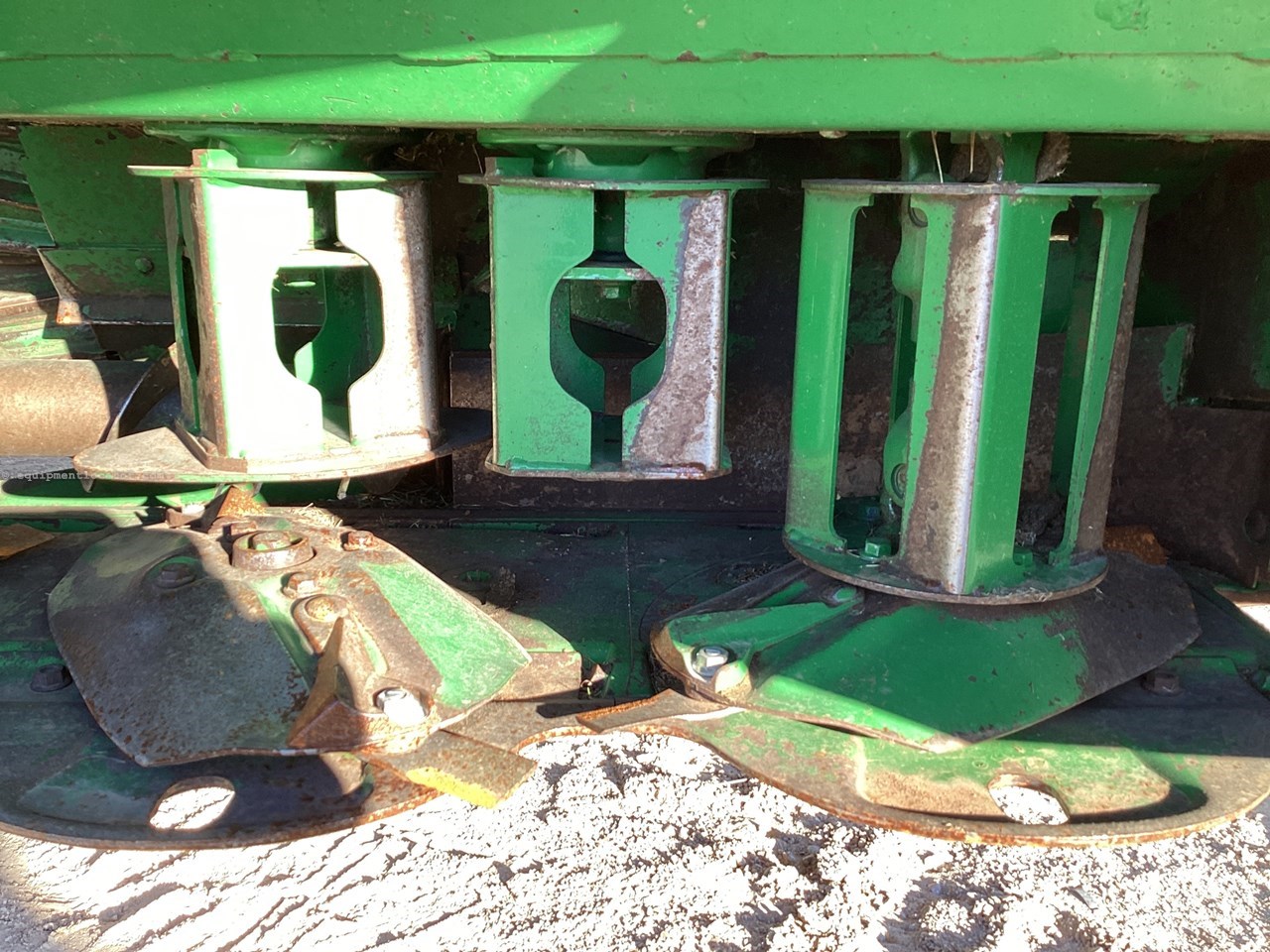 2024 John Deere W235R Image 33