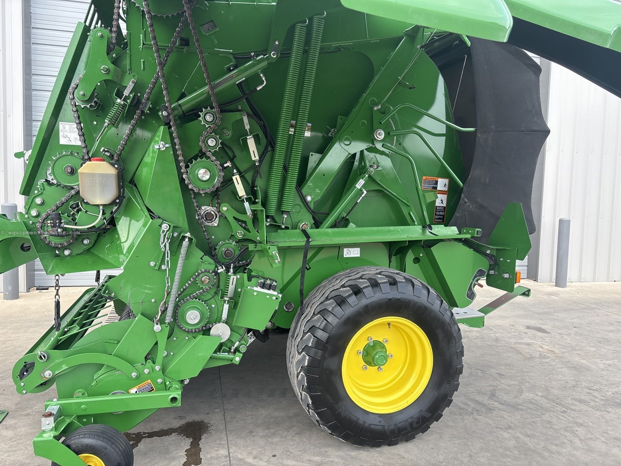 2023 John Deere V461R Image 10