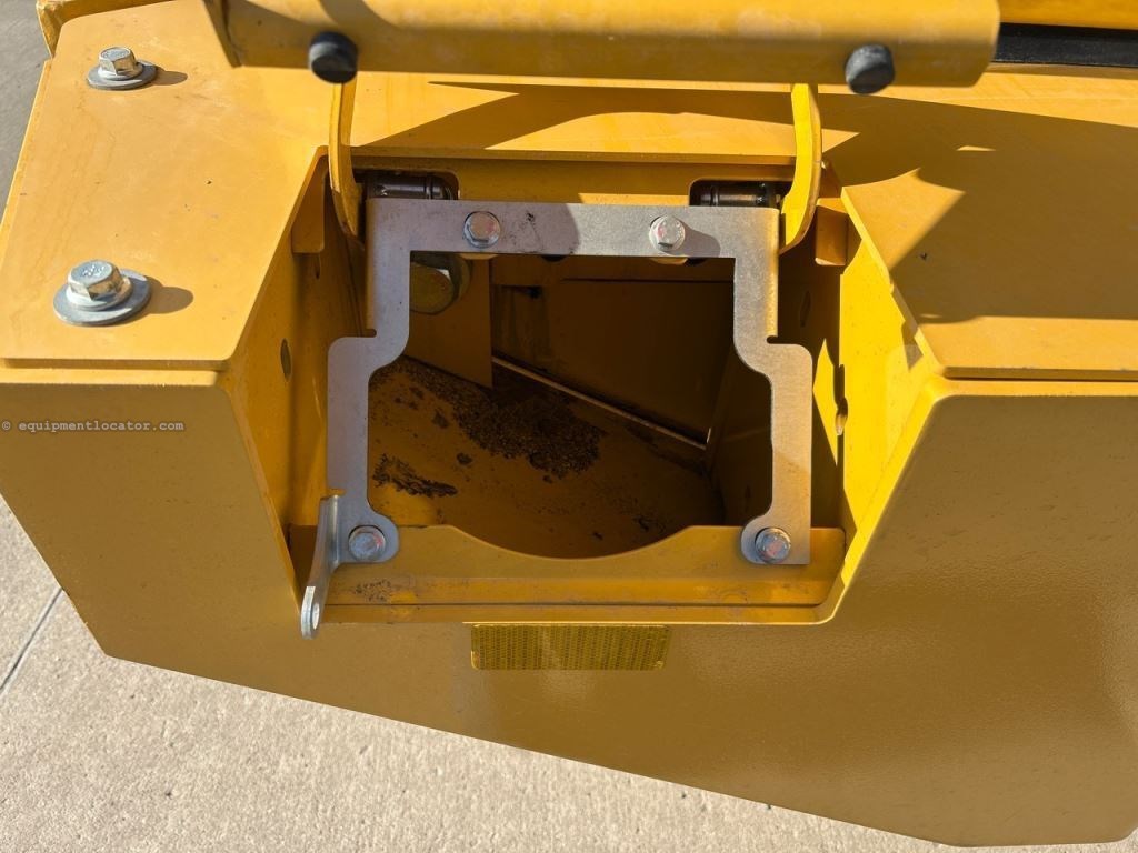 2024 John Deere 444P Image 31