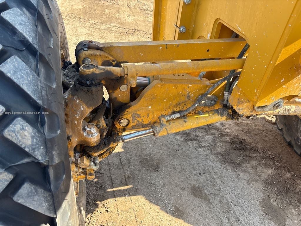 2024 John Deere 772G Image 10