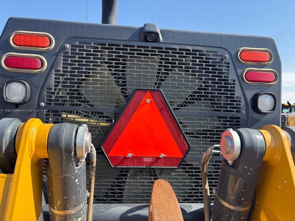 2024 John Deere 772G Image 24