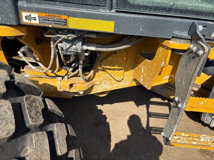 2024 John Deere 772G Image 29