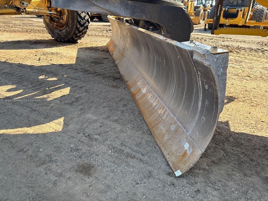 2024 John Deere 772G Image 31