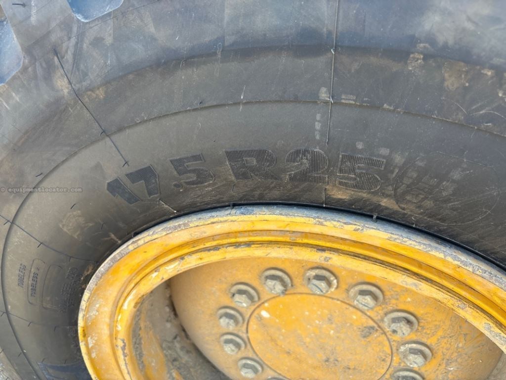 2024 John Deere 772G Image 35
