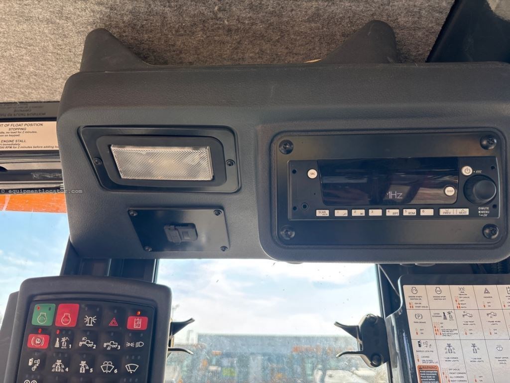 2024 John Deere 772G Image 40