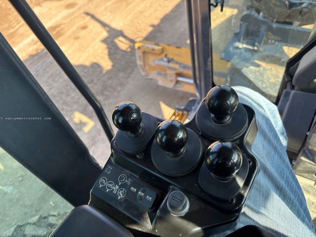 2024 John Deere 772G Image 45