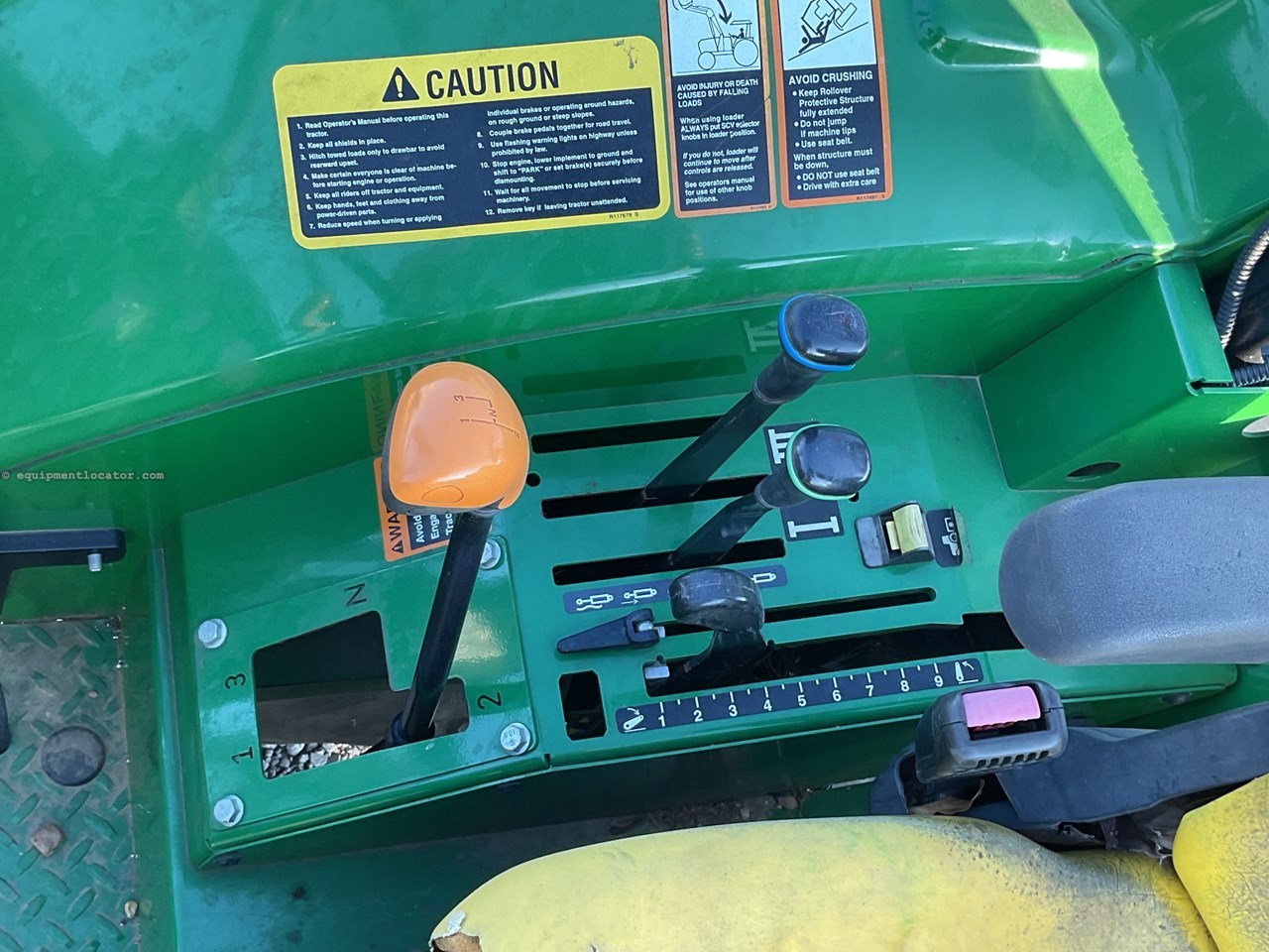 2020 John Deere 6105E Image 10