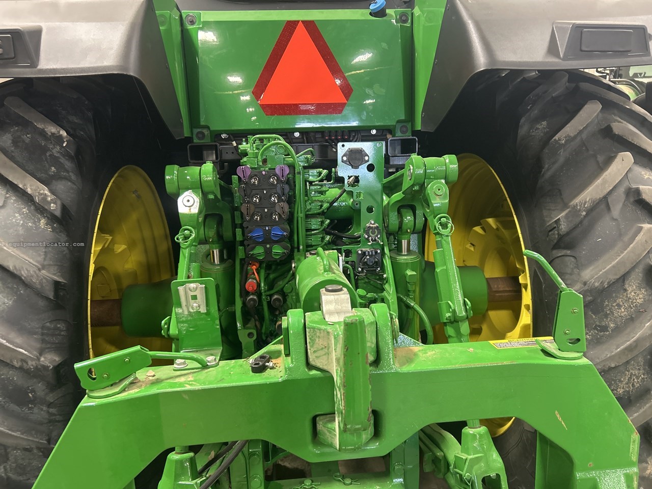 2024 John Deere 8R 370 Image 2