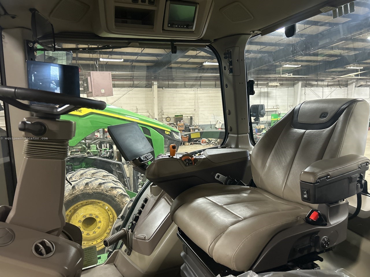 2024 John Deere 8R 370 Image 4