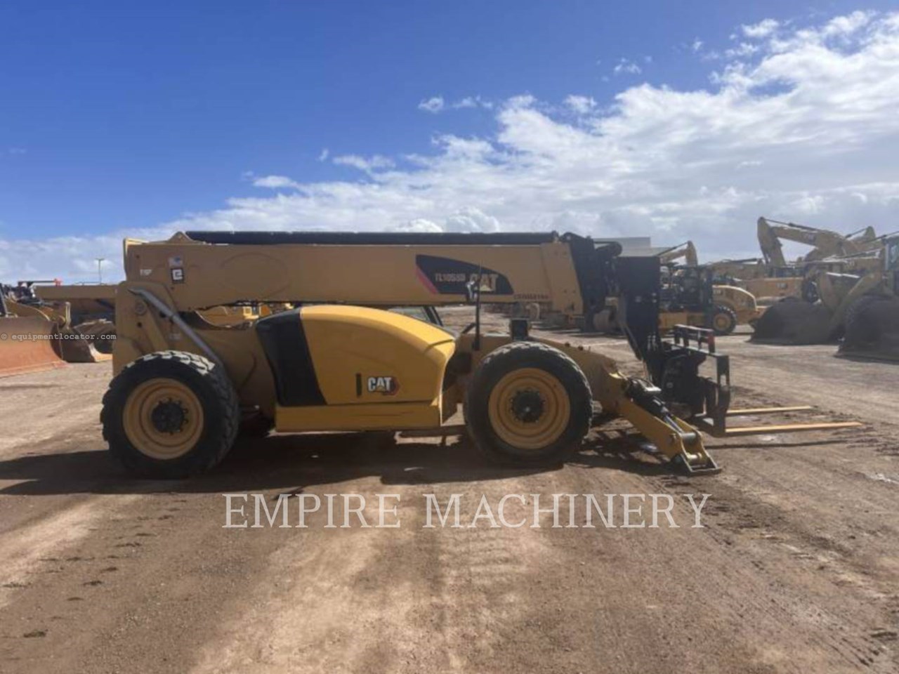 2016 Caterpillar TL1055D Image 5