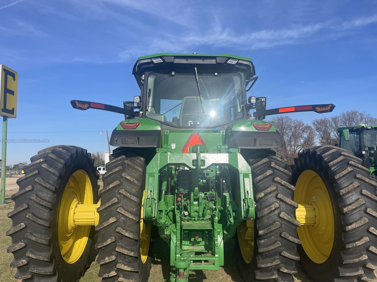 2024 John Deere 8R 250 Image 4