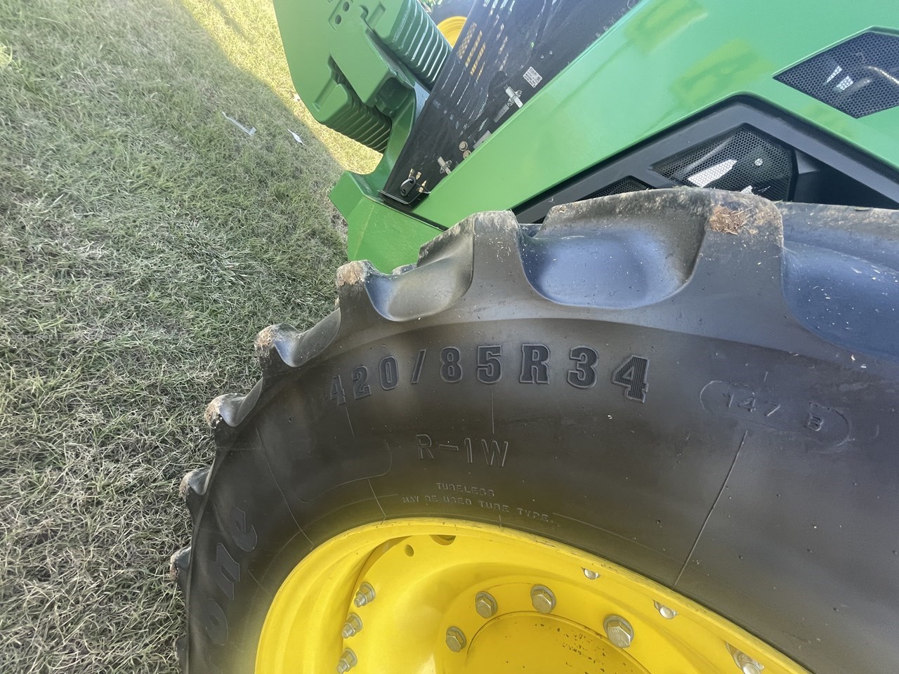 2024 John Deere 8R 250 Image 27