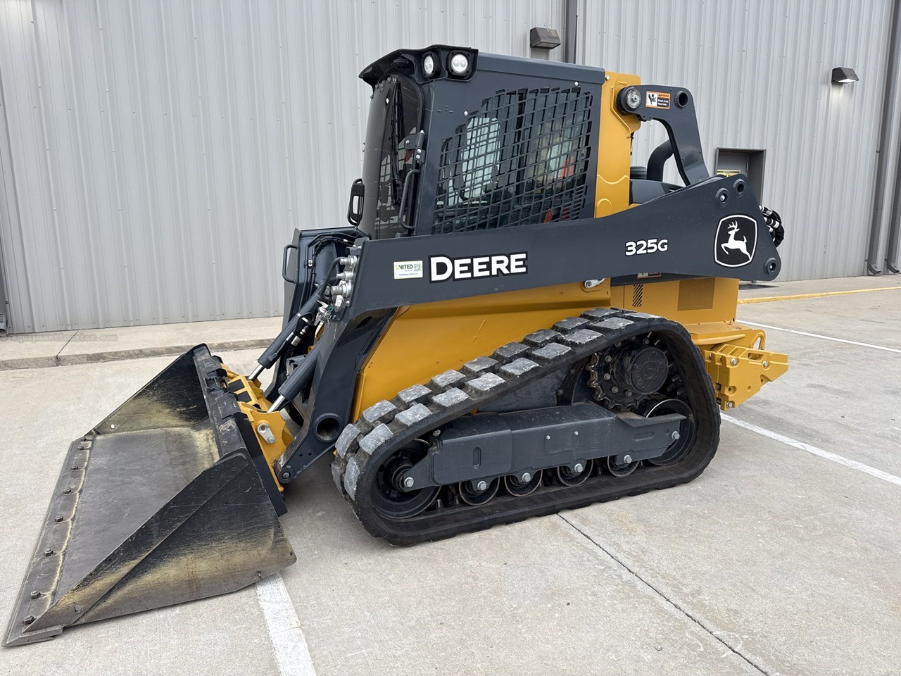 2024 John Deere 325G Image 2